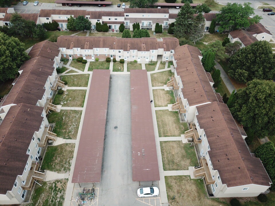 Building at Arrowtree Apartments, Okemos, MI 48864